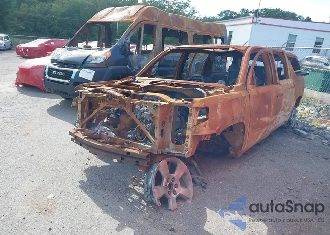 1GNSKJKC5GR291575: 40639495