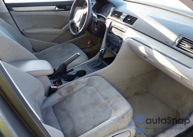 1VWAS7A30FC013870: 40640412