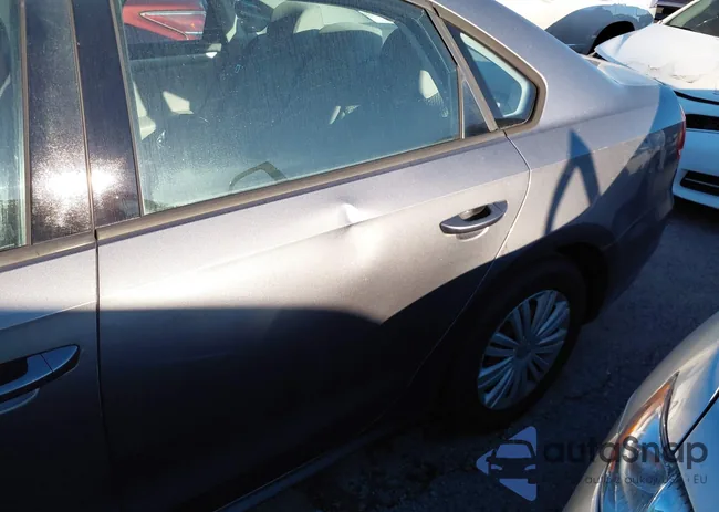 1VWAS7A30FC013870: 40640412