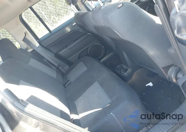 1C4NJPBA3GD700311: 40640461