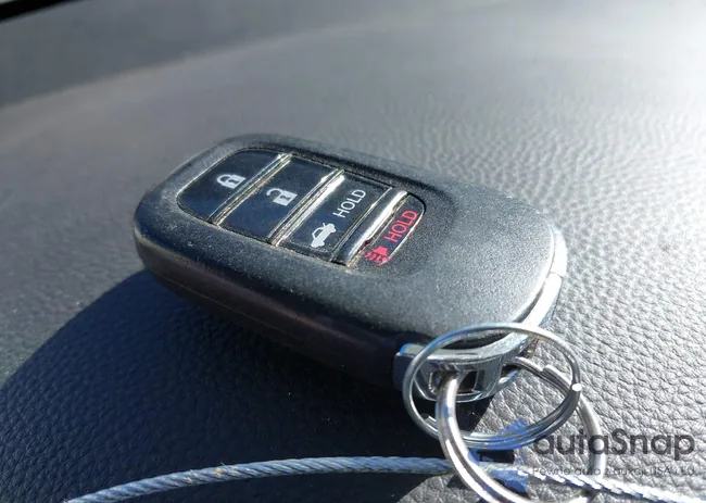 2HGFE2F2XNH560886: 40640747