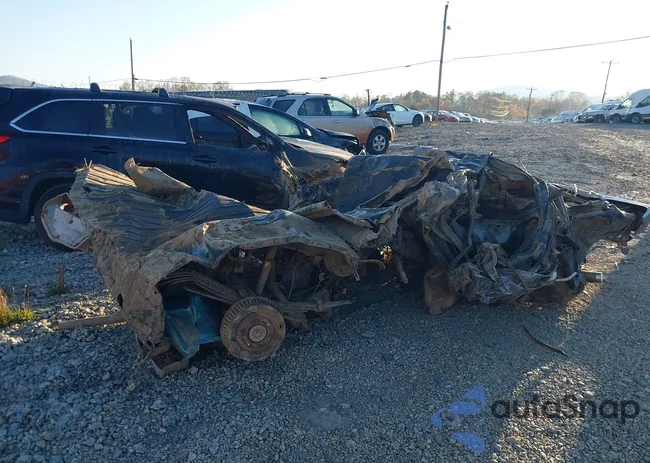 1GCEK14H3DF324603: 40640202