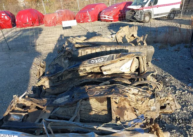 1GCEK14H3DF324603: 40640202