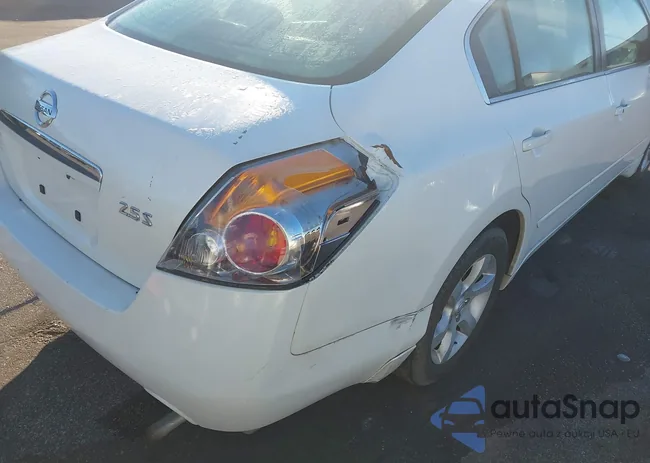 1N4AL21E38C257672: 40641154