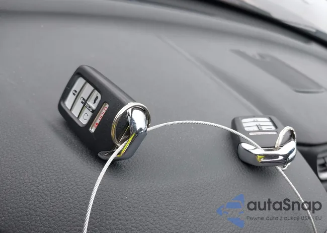 7FARW2H88JE070882: 40642274