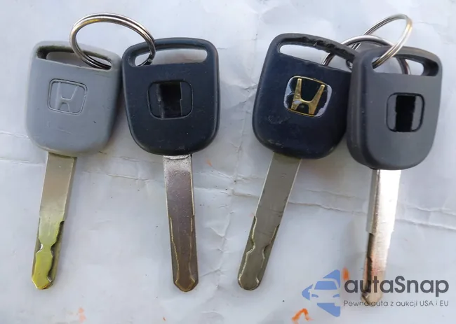 2HGES16344H608484: 40647663