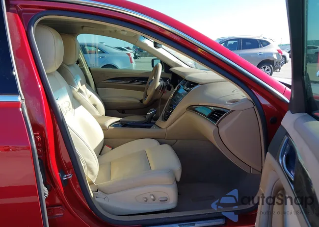 1G6AV5S82G0105142: 40647802