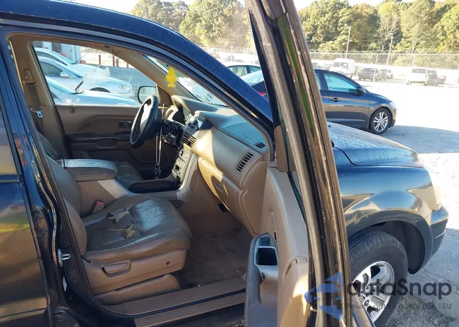 2HKYF18694H521680: 40648879