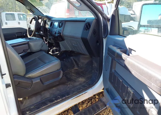 1FT7X2B60CEA61749: 40650363