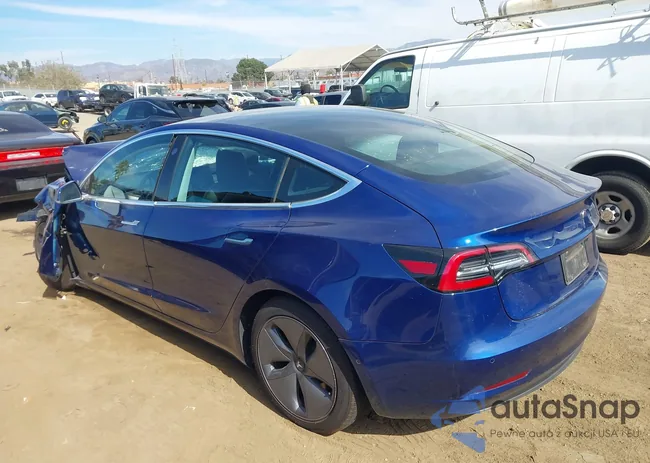 5YJ3E1EA8LF631686: 40652598