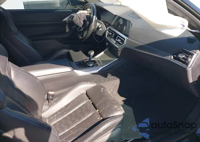 WBS33AZ00PCL63199: 40653684