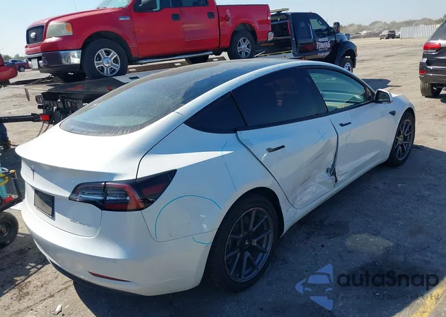 5YJ3E1EBXMF984165: 40656498