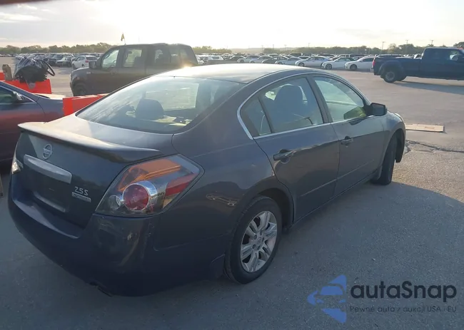 1N4AL2AP2CN438308: 40657275