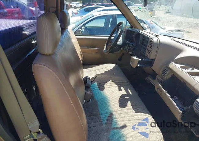 1GCEC14Z1SZ118004: 40661519