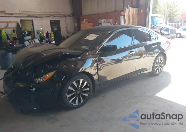 1N4AL3AP0JC207972: 40661835