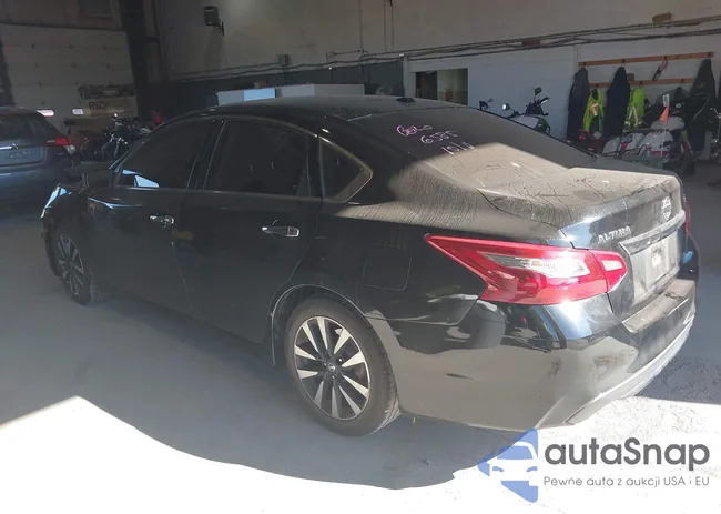 1N4AL3AP0JC207972: 40661835