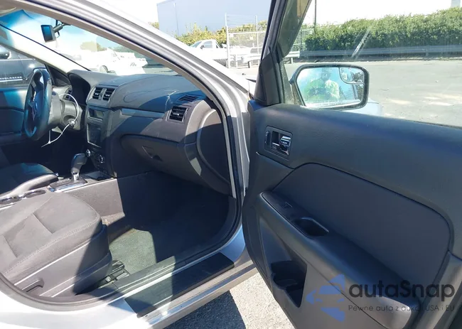 3FAHP0HA8CR431403: 40664151