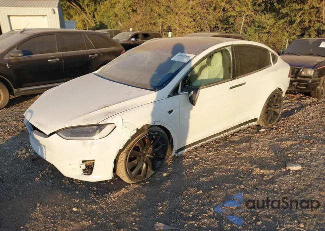 5YJXCBE20HF050017: 40667440