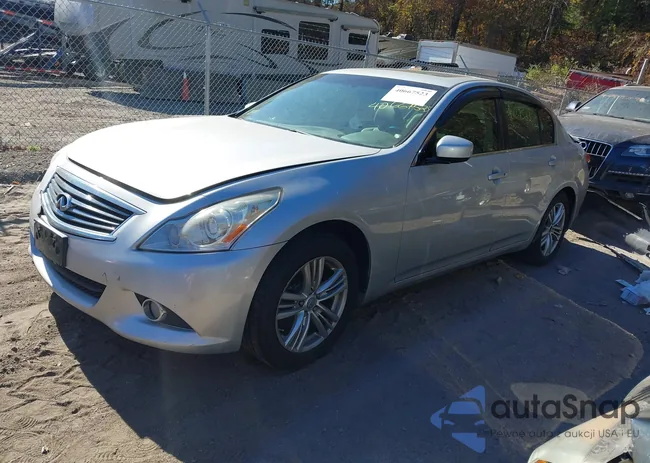 JN1CV6AR9DM757866: 40667523