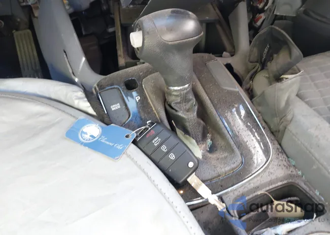 3KPFL4A72HE050695: 40667020