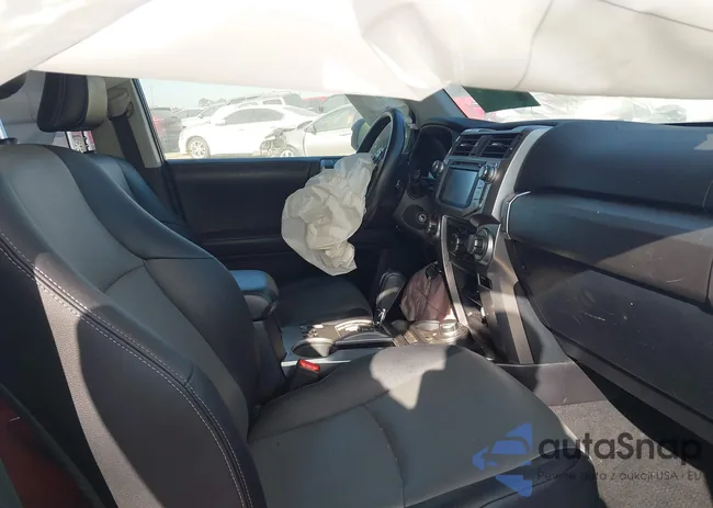 JTEBU5JR4E5164526: 40668252