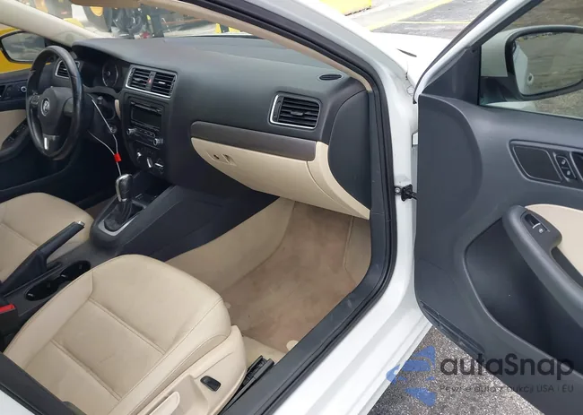 3VWLL7AJ2EM266867: 40669372