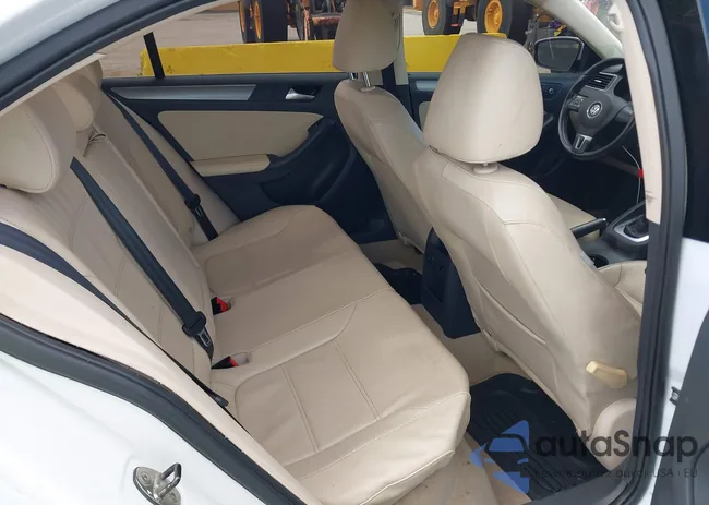 3VWLL7AJ2EM266867: 40669372