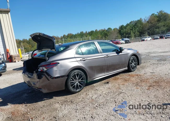 4T1G11AK0RU885402: 40671155