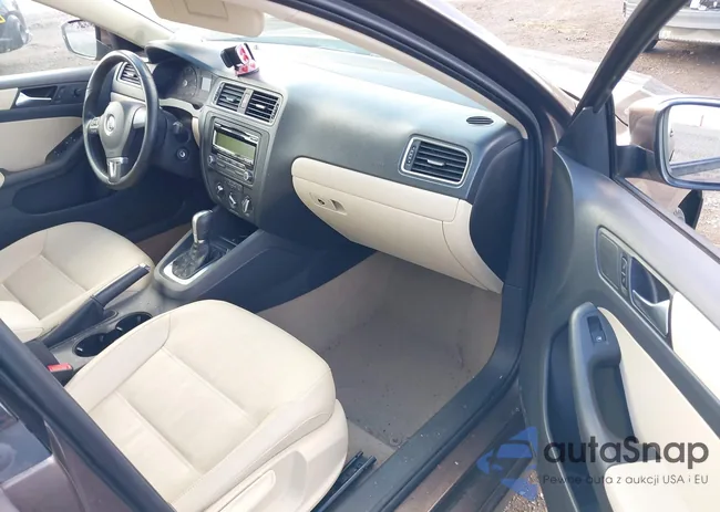 3VWDZ7AJ9BM396594: 40672972