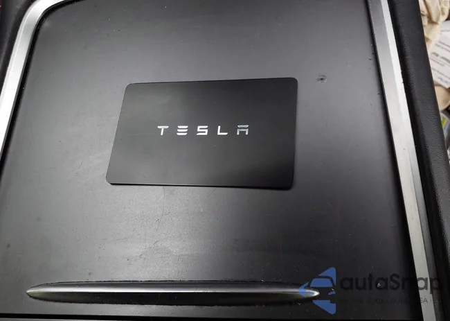 5YJ3E1EAXMF095146: 40673759