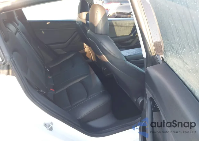 5YJ3E1EB7LF774945: 40676542