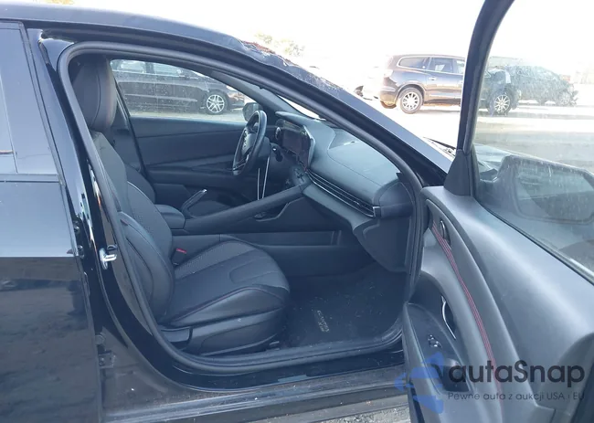 KMHLR4AF3PU581327: 40680258