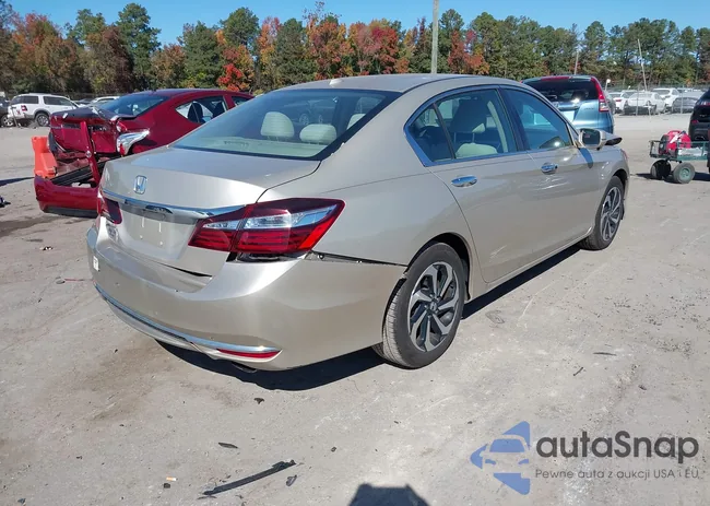 1HGCR2F72HA200579: 40680030