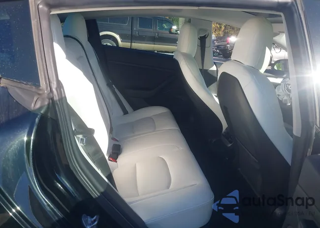 5YJ3E1EB4MF015588: 40682352