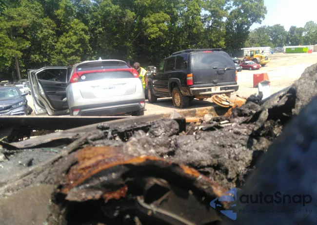 1N4AL3AP8FN390887: 40682573