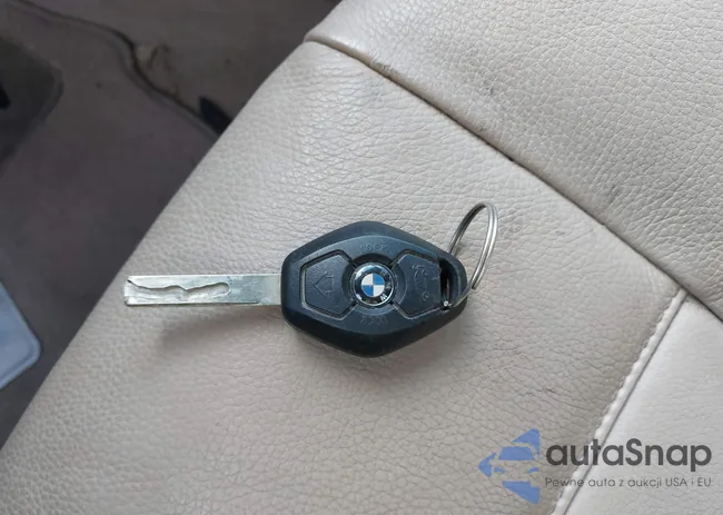 5UXFA13556LY25607: 40683162