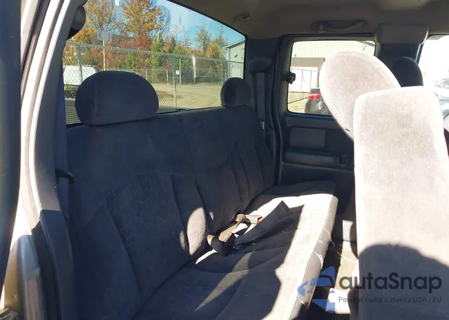 2GCEC19W311137174: 40686033