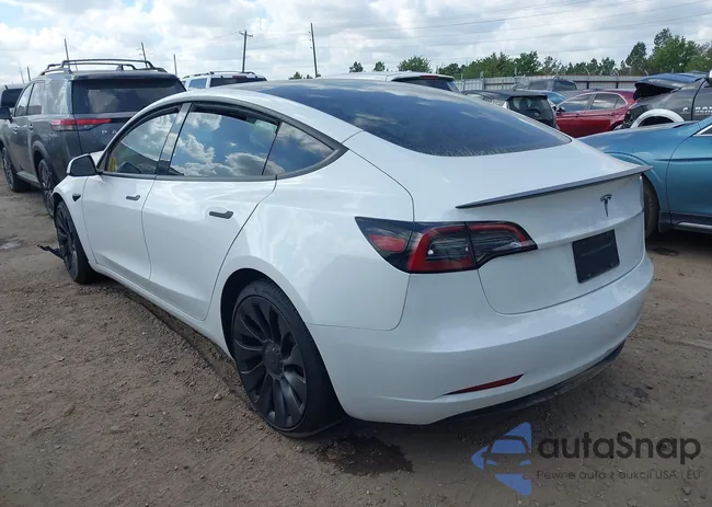 5YJ3E1EC6PF693076: 40690630