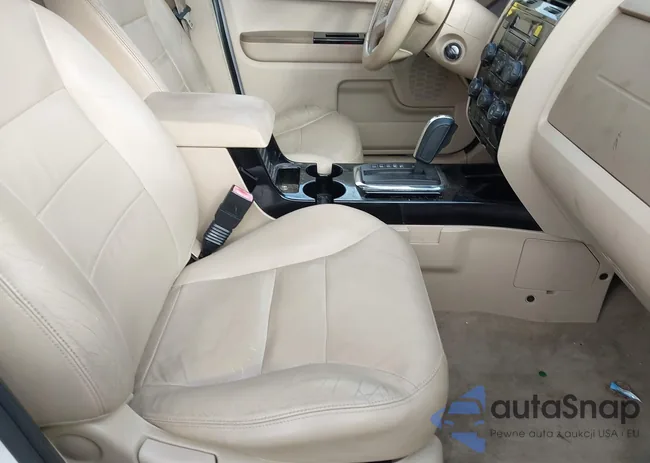 1FMCU94148KE38136: 40690683