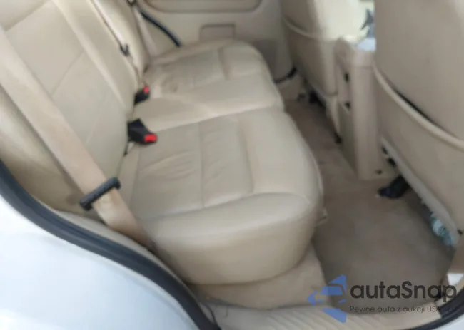 1FMCU94148KE38136: 40690683