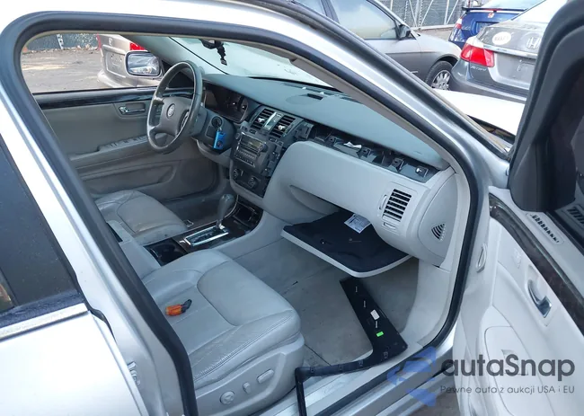 1G6KD5E66BU123288: 40690726