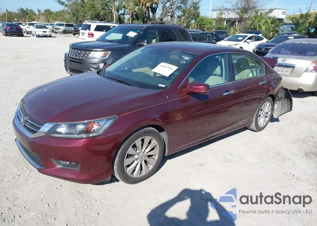 1HGCR2F83FA051900: 40692963