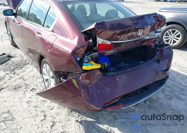 1HGCR2F83FA051900: 40692963