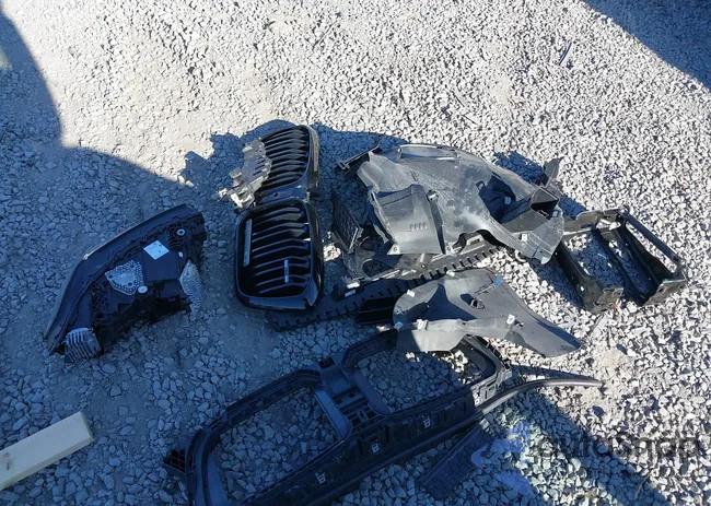 5UX83DP01R9V65002: 40695801