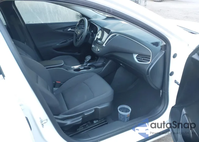 1G1ZD5ST6NF181053: 40701553