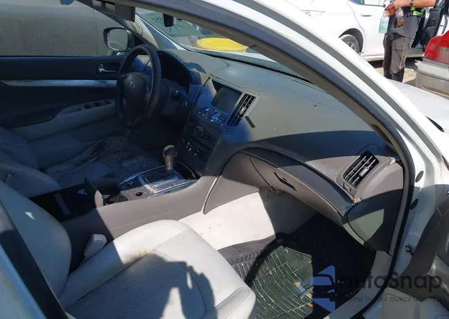 JN1CV6AP4AM402162: 40703584