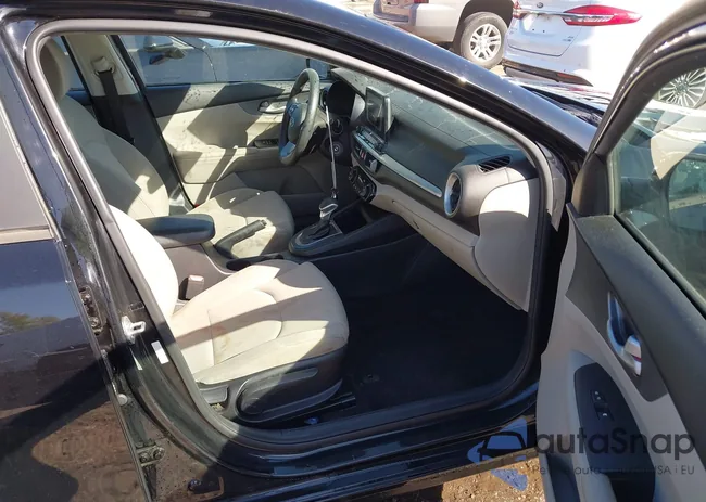 3KPF24AD5KE032675: 40702943