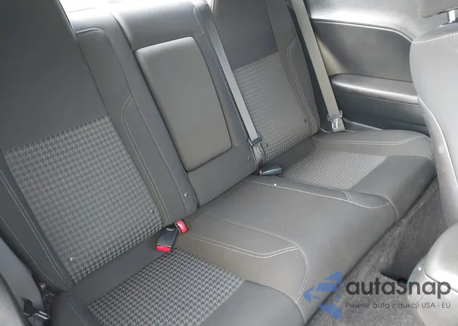 2C3CDZAG5JH172401: 40704805