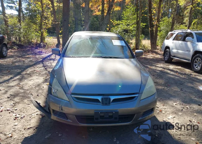 1HGCM66546A001888: 40709438