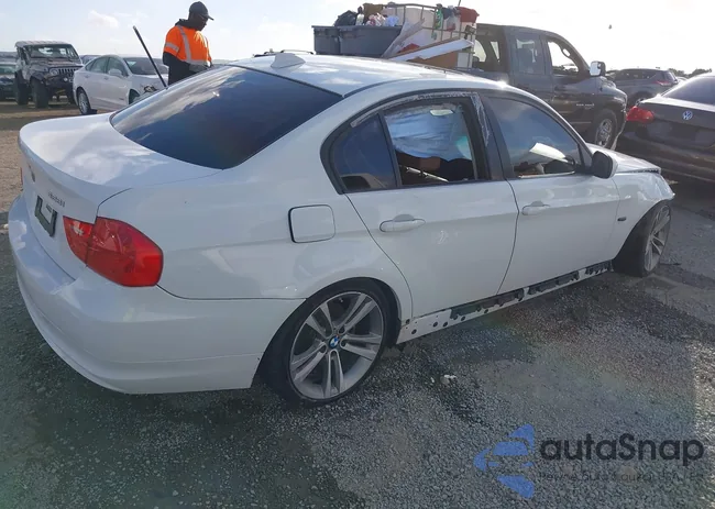 WBAPH5C5XBA443813: 40709745